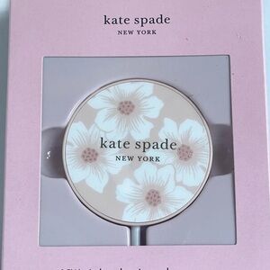 Kate Spade New York 15W Charging Puck with MagSafe - Hollyhock Floral